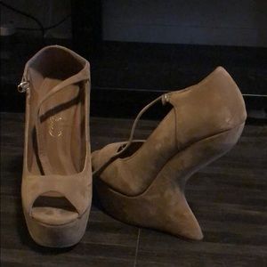 Privileged 6 inch dip heel